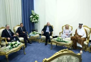 cumhurbaskani erdogandan italya basbakani meloniye sigarayi biraktirmam lazim H6gHnebr.jpg