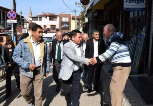 osmangazi belediye baskani erkan aydin tahtakale mahallesini ziyaret etti KO6tZNT5.jpg