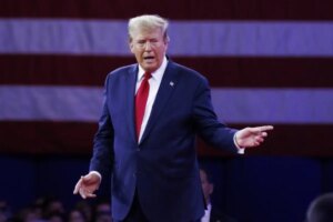 trump askerlerin maaslarinin odenmesi icin tum fonlari kullanma talimati verdi 4ncPWvO1.jpg
